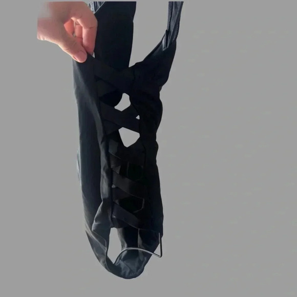 Swimsuit - Picture 3 of 4